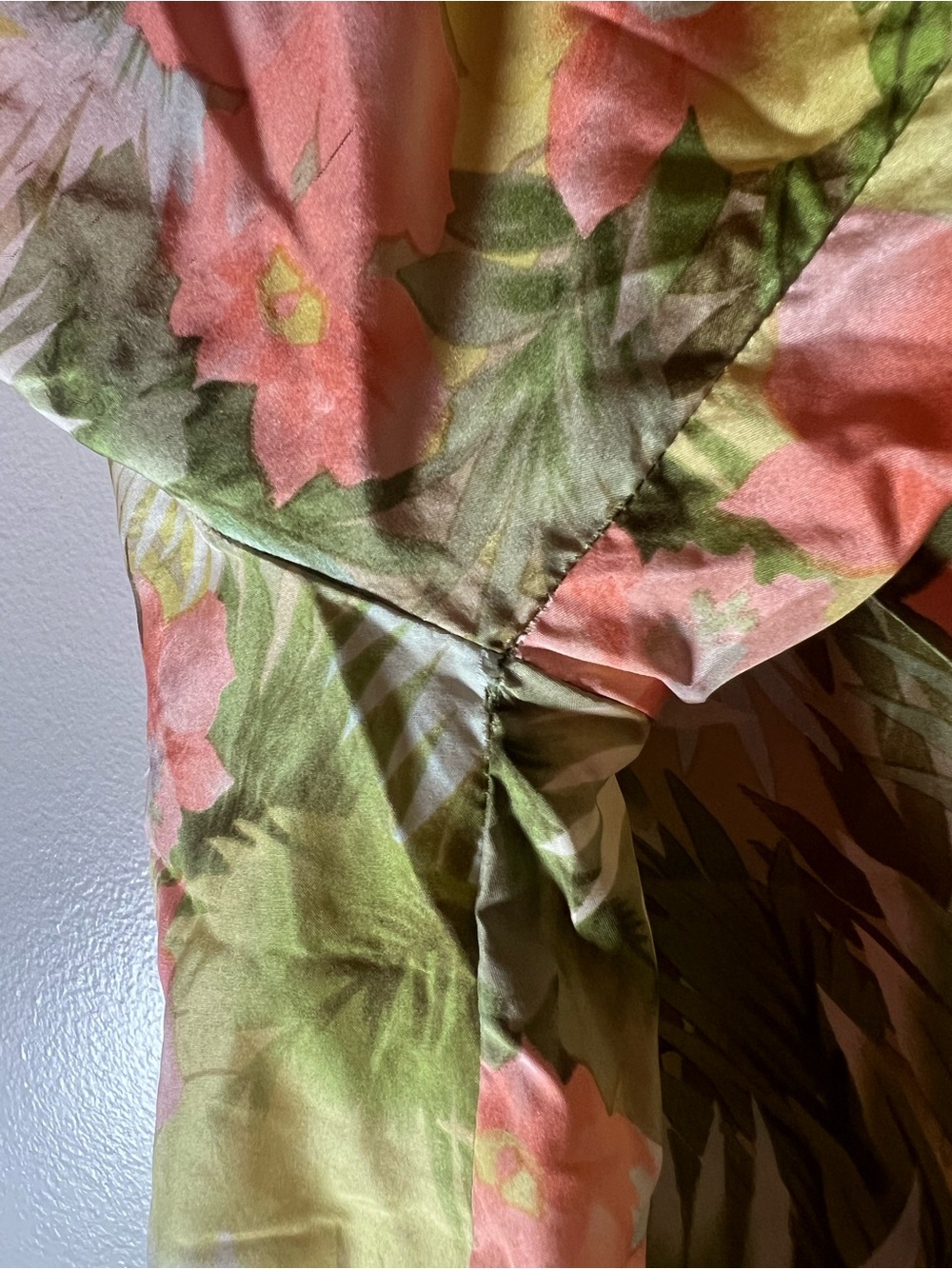 Hawaiian Tropic 100% Silk Tropical Floral Blouse Vacation Resortwear Summer Sz M - Picture 6 of 7